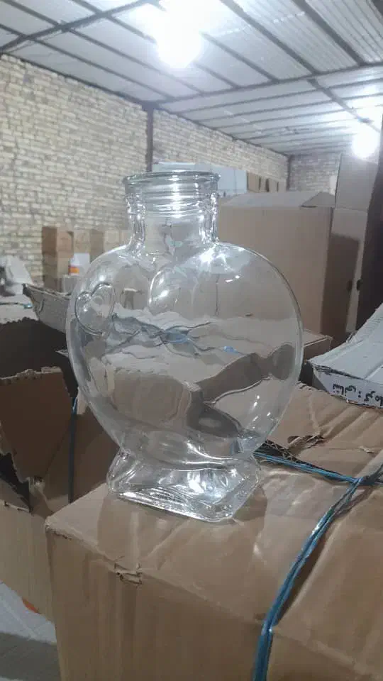 تنگ شیشه ای|ماهی|قم, باغ کرباسی|دیوار