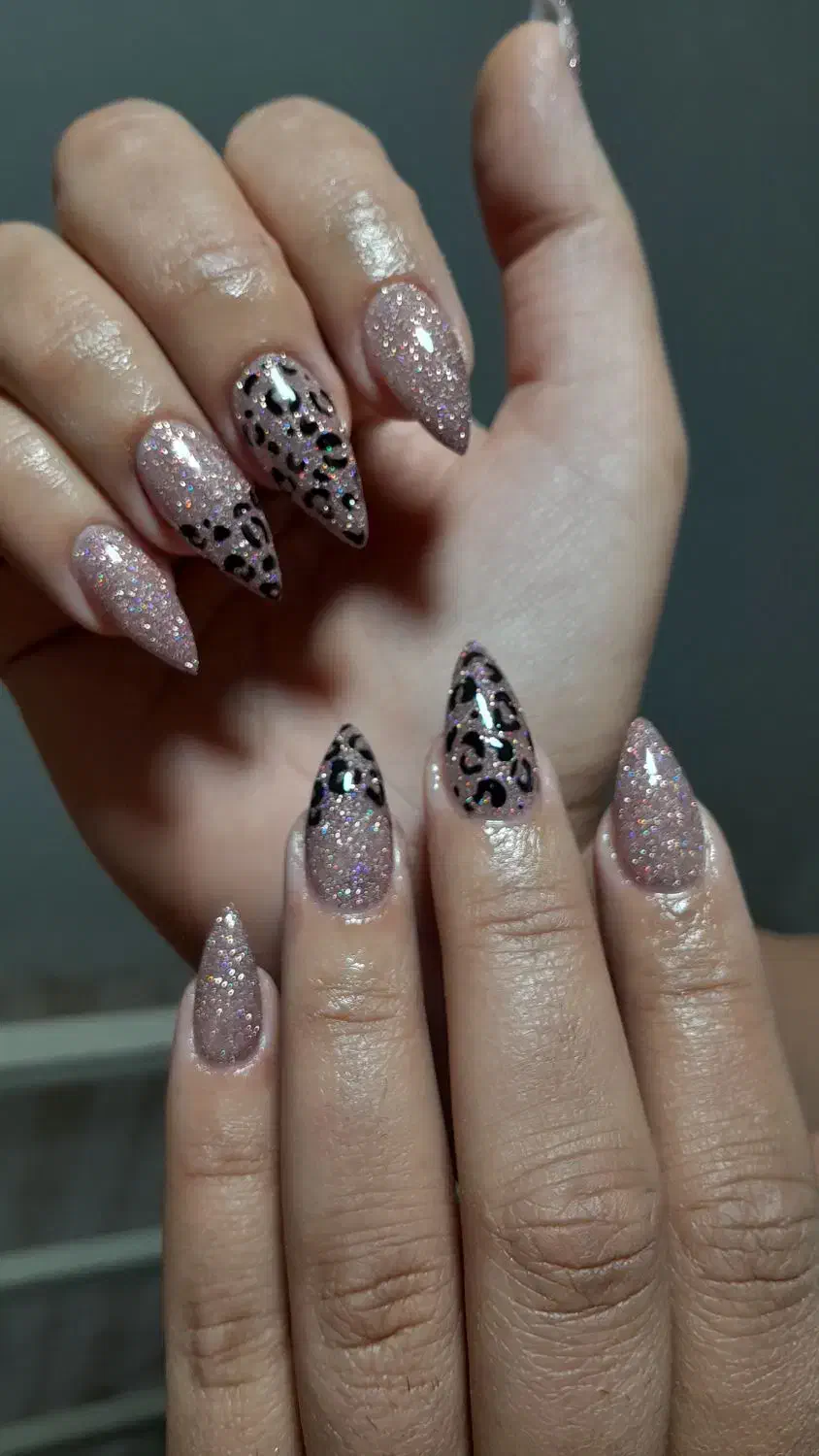 کاشت ناخن ، خدمات ناخن در فاز۳ سهند|خدمات آرایشگری و زیبایی|سهند, |دیوار