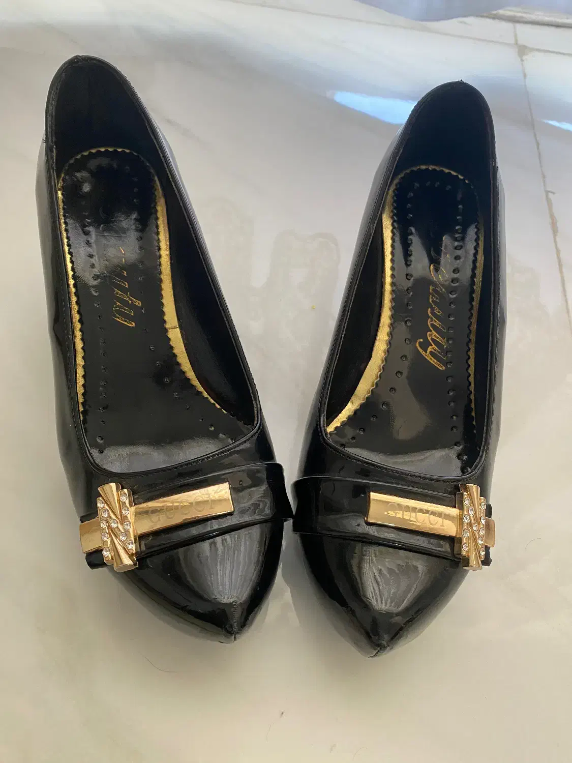 کفش|کیف، کفش، کمربند|گلبهار, شهر جدید گلبهار|دیوار