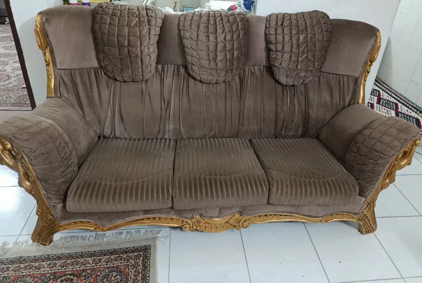 فروش فوری مبل۷نفره|مبلمان خانگی و میز عسلی|جهرم, |دیوار