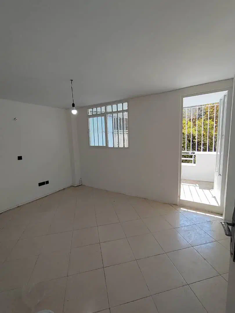 ۱۴۰ متر/ ۳ پارکینگ / موقعیت اداری / مسکونی / مخبری