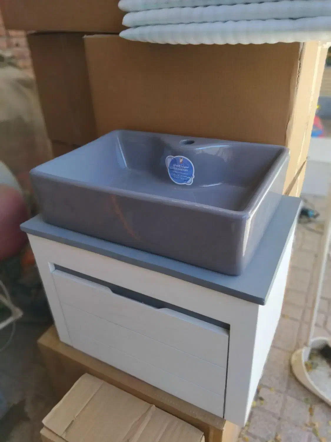 روشویی سفید طوسی فانتزی|لوازم سرویس بهداشتی|کرمان, |دیوار