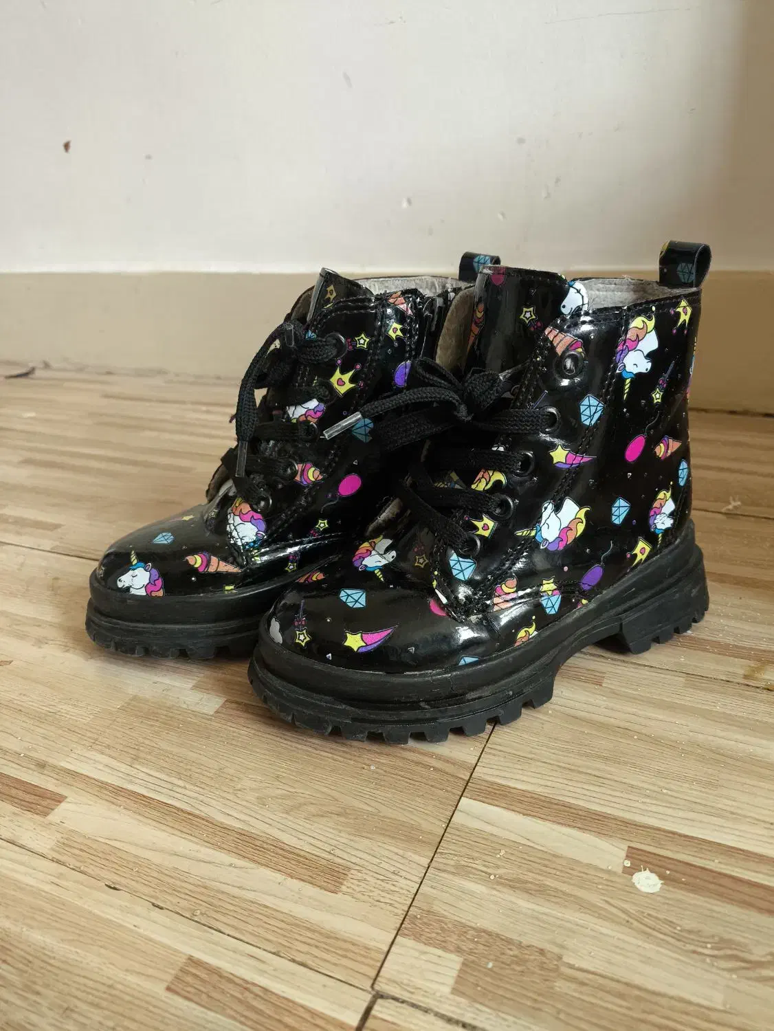 نیم بوت سایز 27 و کتونی اسپرت سایز 23|کفش و لباس بچه|فردیس, فردیس|دیوار