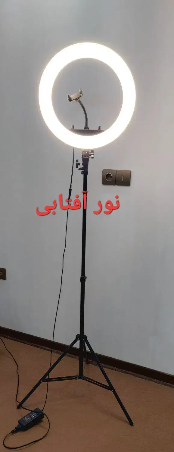 رینگ لایت عکاسی ،کاملا سالم و کم کار کرده|دوربین عکاسی و فیلم‌برداری|قم, پردیسان|دیوار