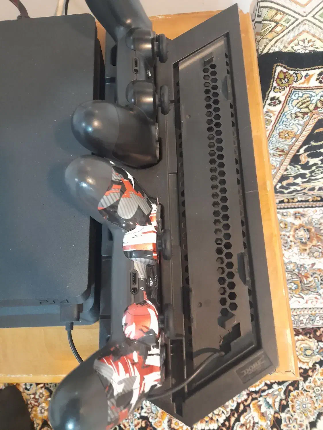 پی اس فور|کنسول، بازی ویدئویی و آنلاین|شیرین‌سو, |دیوار