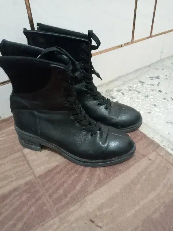 نیم بوت تمیز در حد نو|کیف، کفش، کمربند|دورود, |دیوار