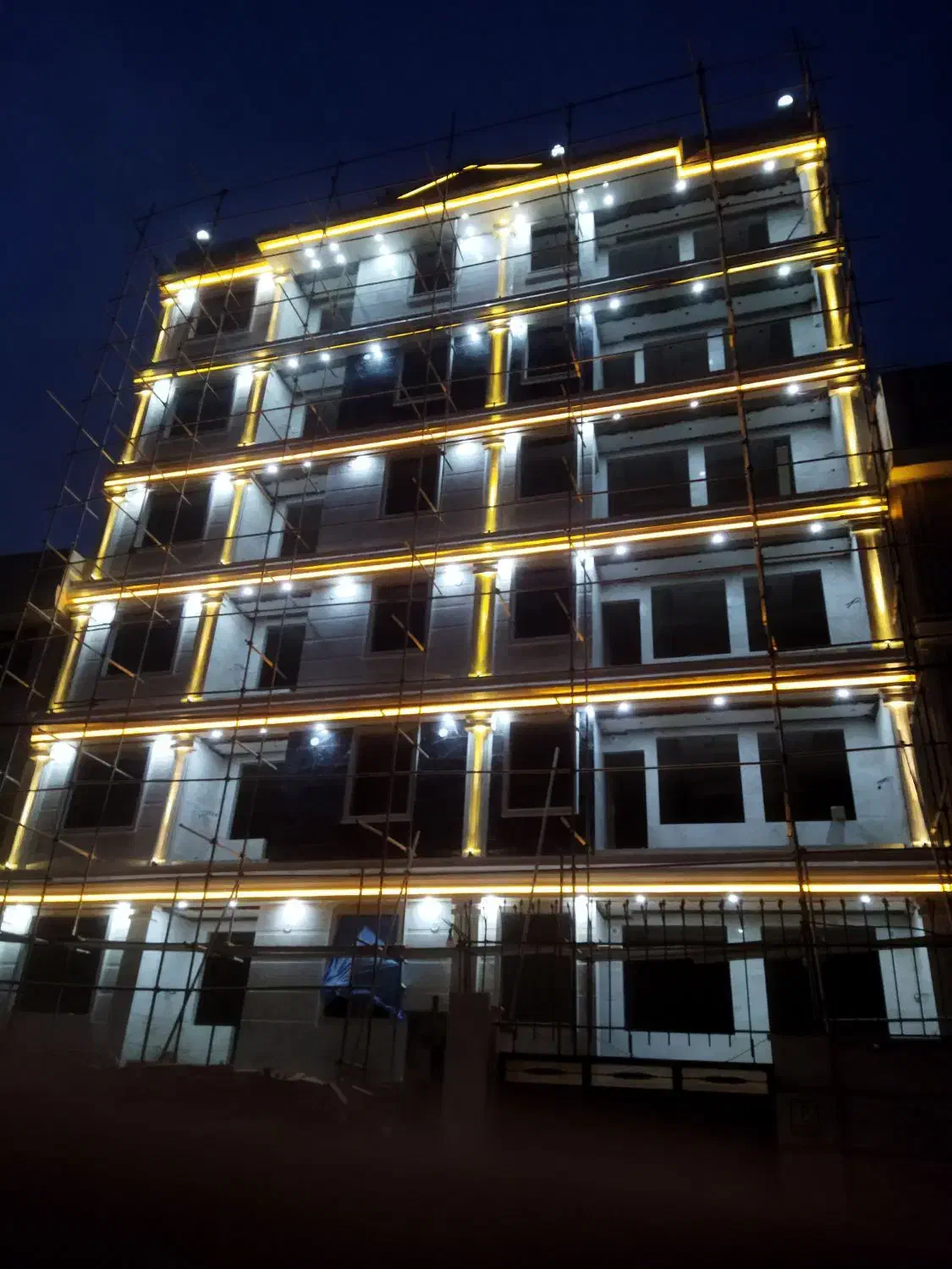 برقکار ساختمان و هرگونه خرده کاری.تعمیرات ونصب|خدمات پیشه و مهارت|گلستان (تهران), |دیوار