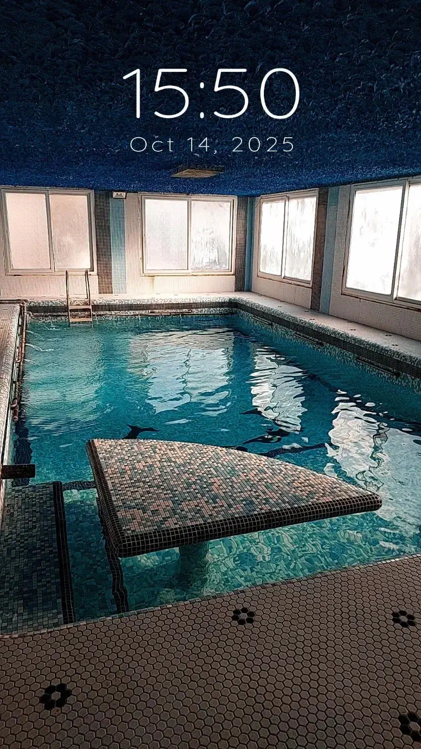 اجاره باغ مجالس و استخر اب گرم|اجارهٔ کوتاه‌مدت ویلا و باغ|شیراز, گویم|دیوار