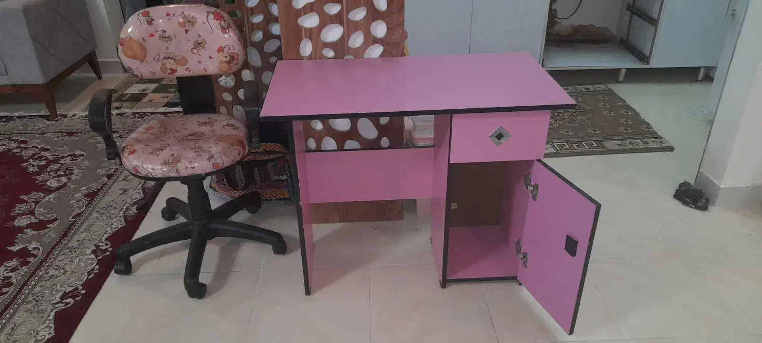 میزوصندلی|دفتر کار|رشت, آب و برق|دیوار