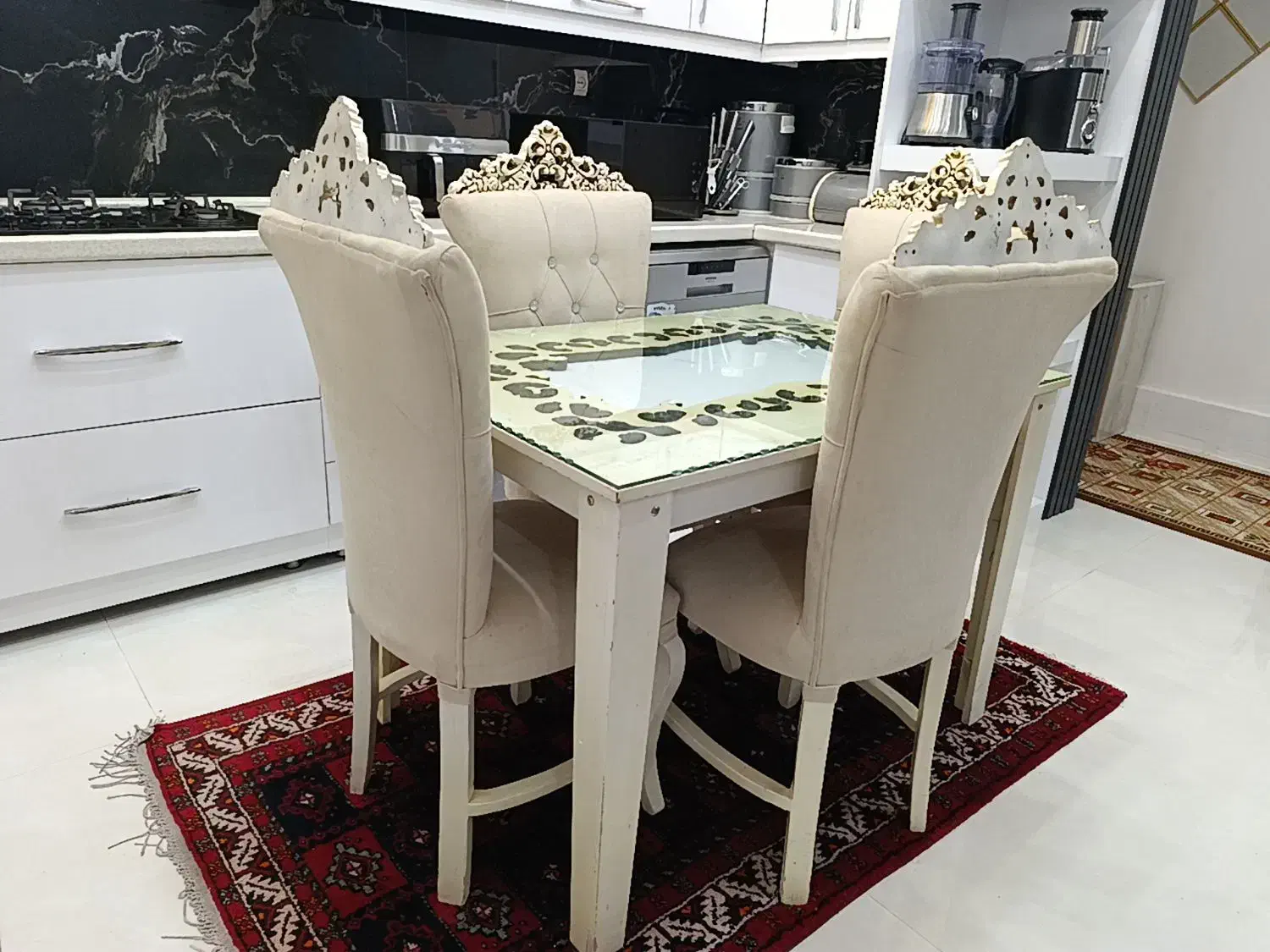 میز غذاخوری|میز و صندلی غذاخوری|تربت جام, شهید غلام زاده|دیوار