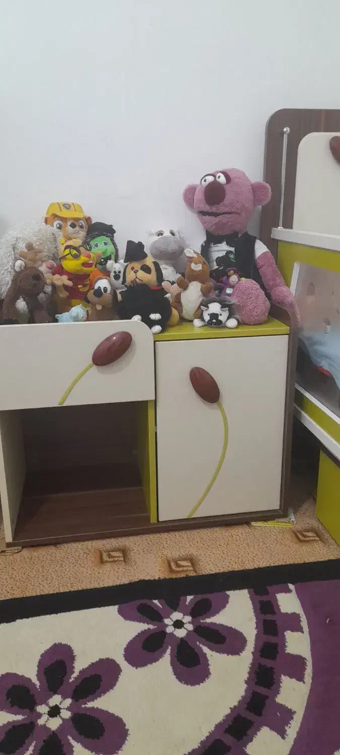 سرویس خواب|تخت و سرویس خواب|نیشابور, هفده شهریور|دیوار