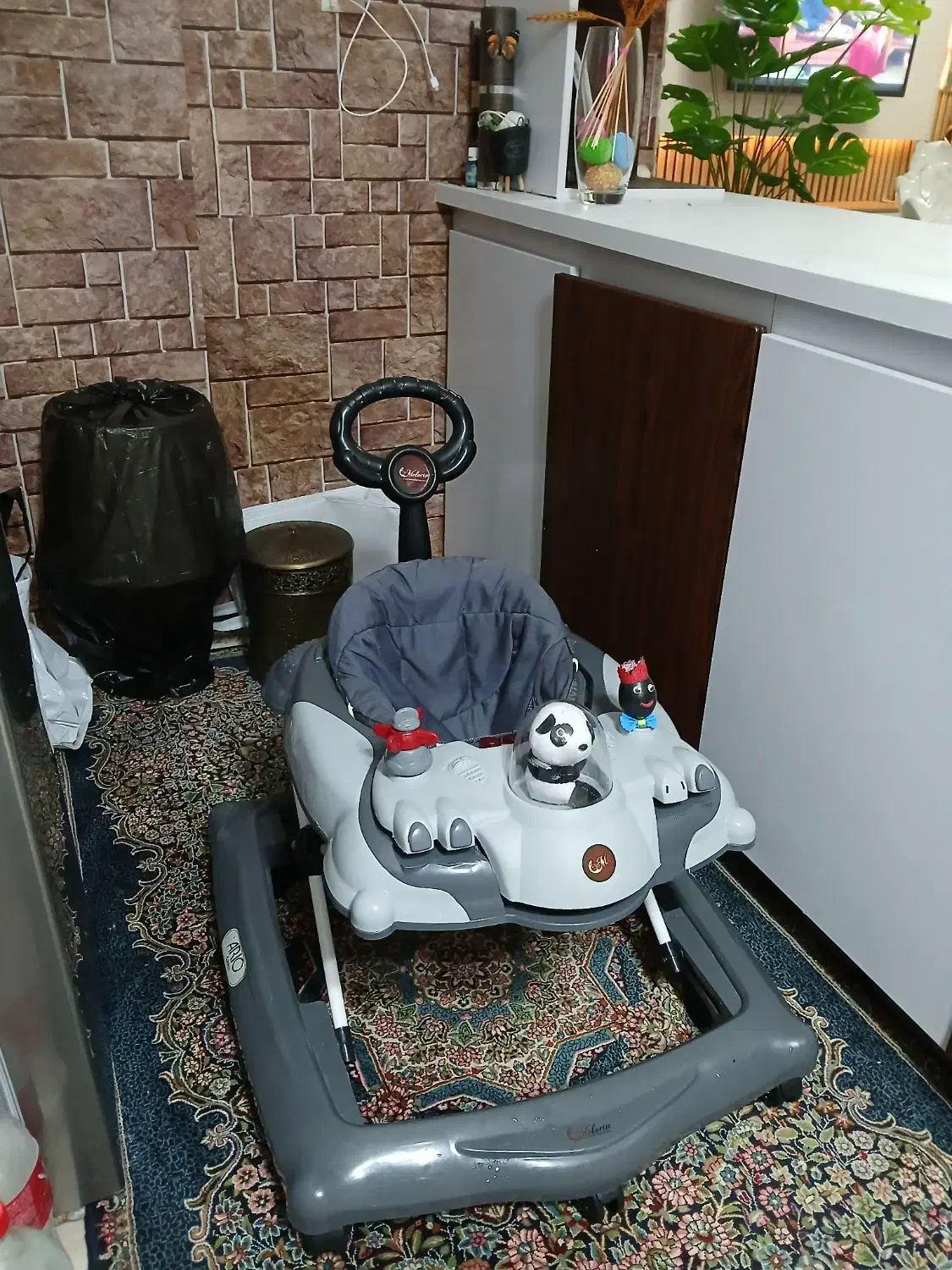 روروئک ملورین|اسباب و اثاث بچه|رشت, یخسازی|دیوار