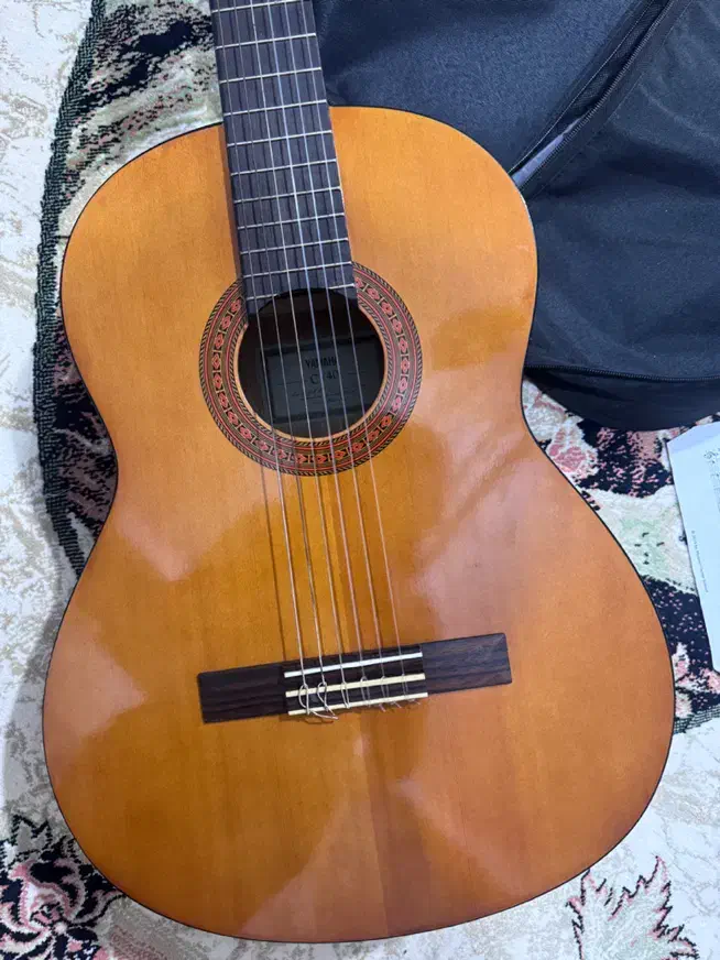 گیتار یاماها c40|گیتار، بیس، امپلیفایر|لنگرود, |دیوار