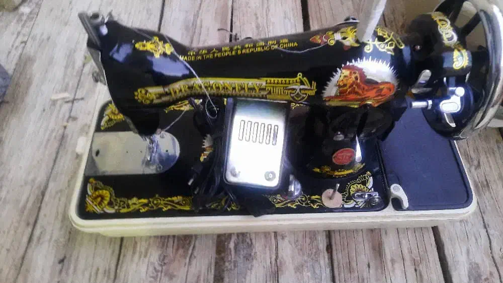 چرخ خیاطی  قدیمی برقی|چرخ خیاطی و ریسندگی|شاهین‌شهر, مخابرات (شهید بهشتی)|دیوار