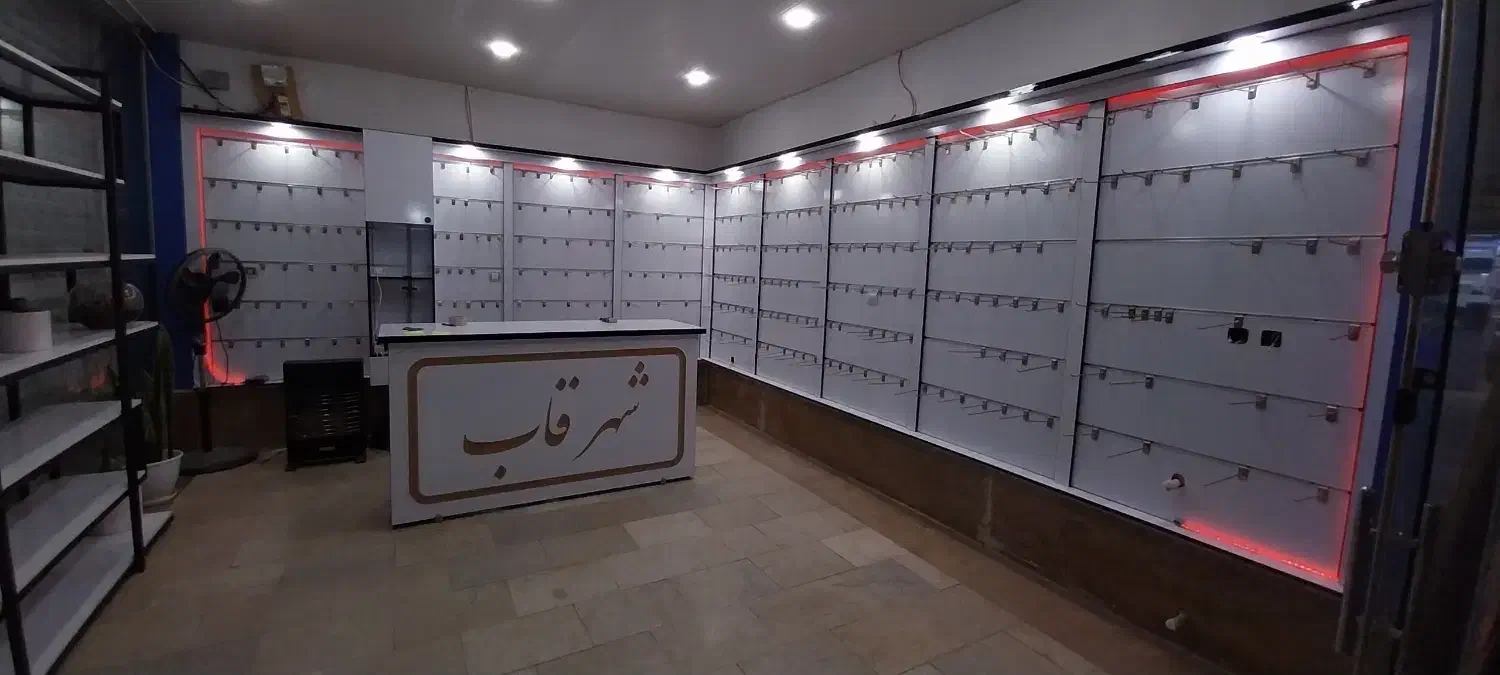 دکور مغازه سیخی با میز پیشخوان و استند ام دی اف|فروشگاه و مغازه|چالوس, |دیوار