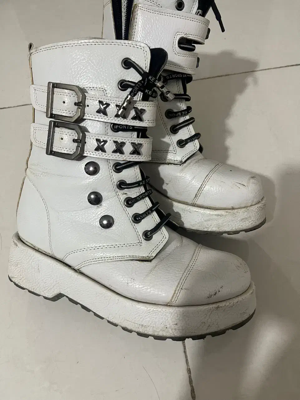 بوت سفید سایز ۳۷|کیف، کفش، کمربند|پاکدشت, پاکدشت (مامازند)|دیوار