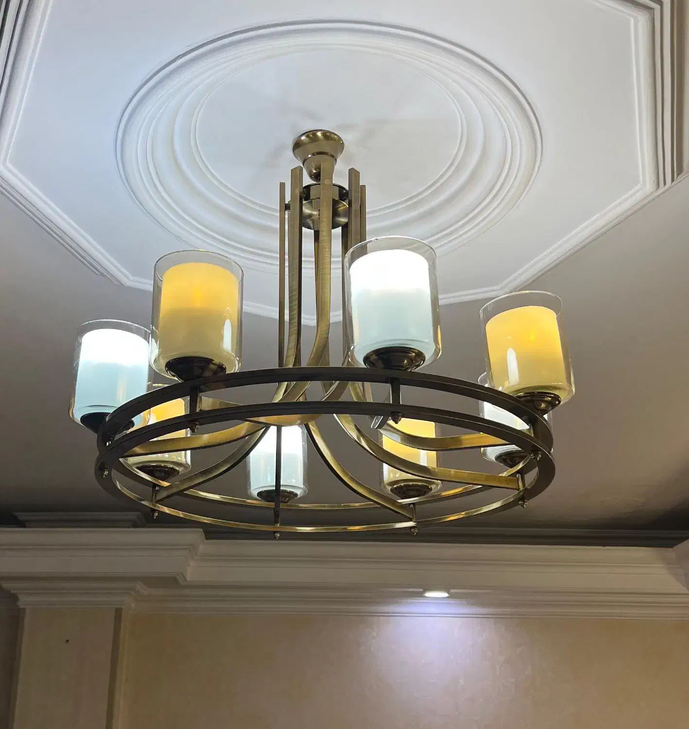 لوستر برنزی ۸ شاخه|لوستر و چراغ آویز|اصفهان, سپاهان‌شهر|دیوار