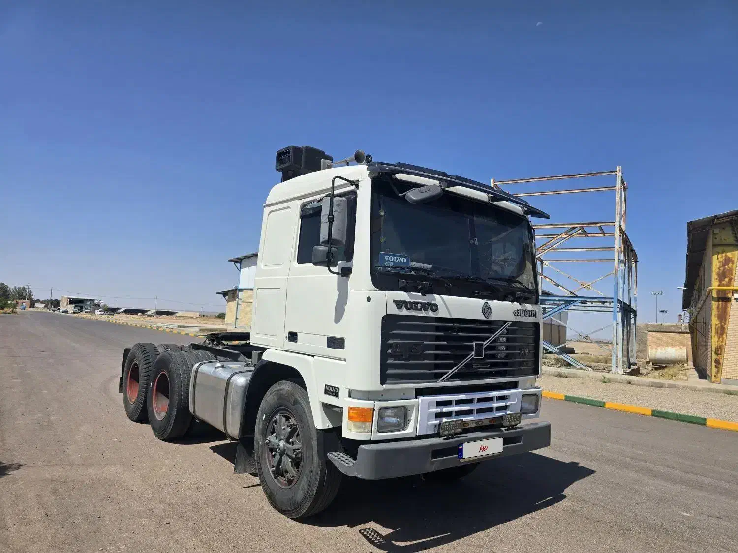 کشنده افf ۱۲|خودرو سنگین|مشهد, کوه سنگی|دیوار