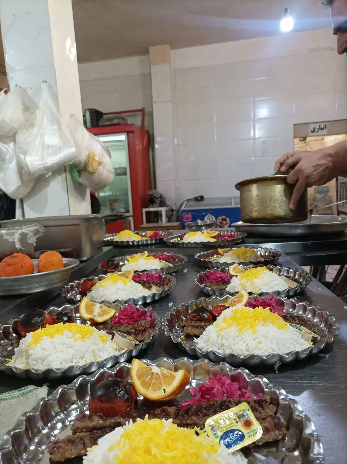 کترینگ زعفران طلایی غذای مجلسی و غذای شرکتی|خدمات پذیرایی، مراسم|قم, زنبیل آباد|دیوار