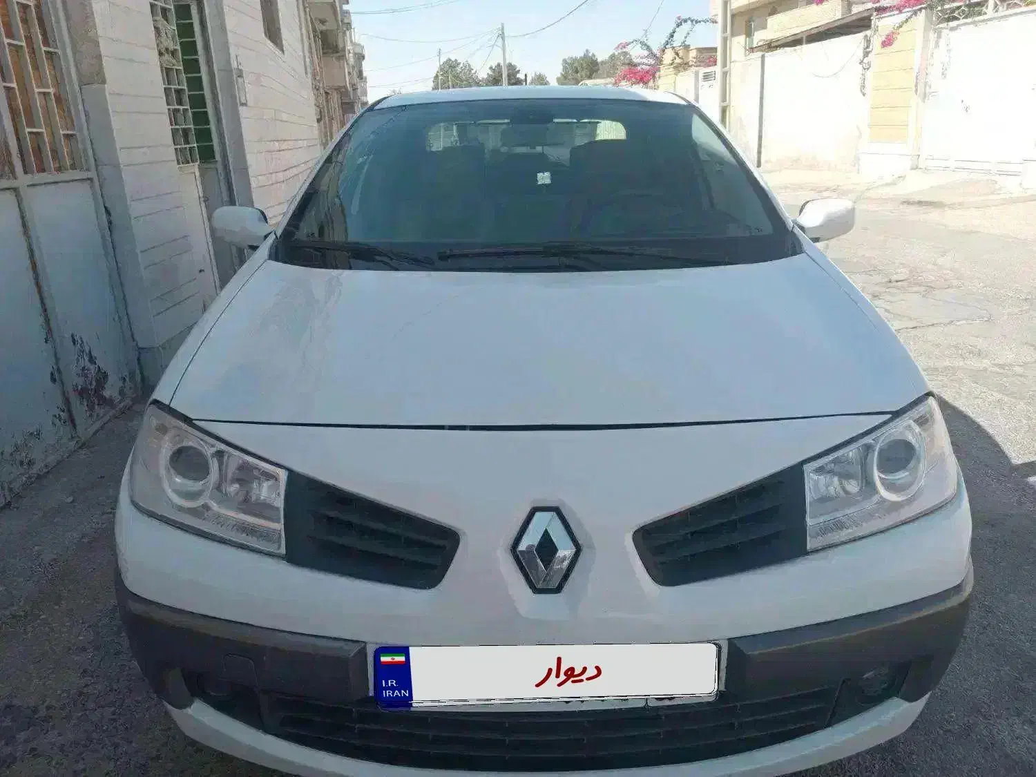 مگان ۲۰۰۰|خودرو سواری و وانت|نی‌ریز, |دیوار