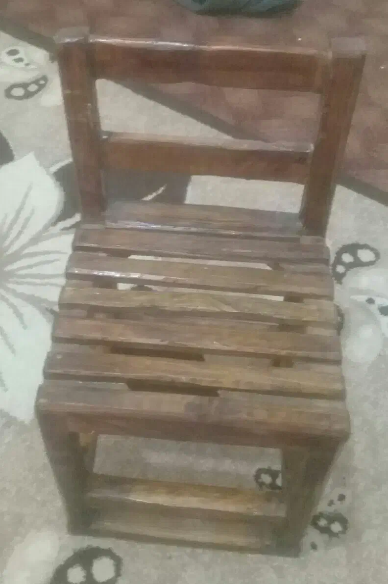 تک صندلی چوبی کوچولو|صندلی و نیمکت|محمدیه-قزوین, |دیوار