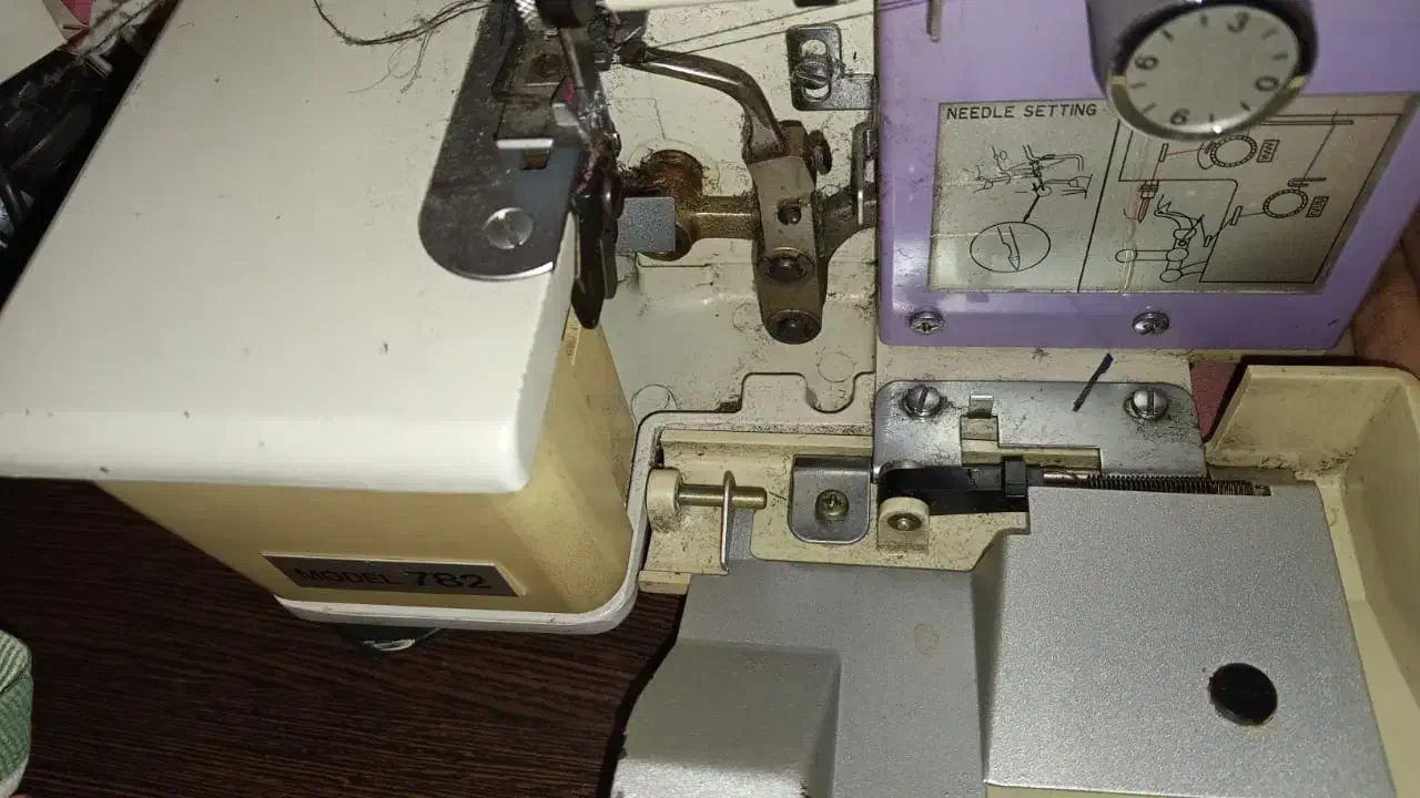 چرخ سردوز دوتا ژانویه اصل ژاپن|چرخ خیاطی و ریسندگی|تهران, شمس‌آباد|دیوار