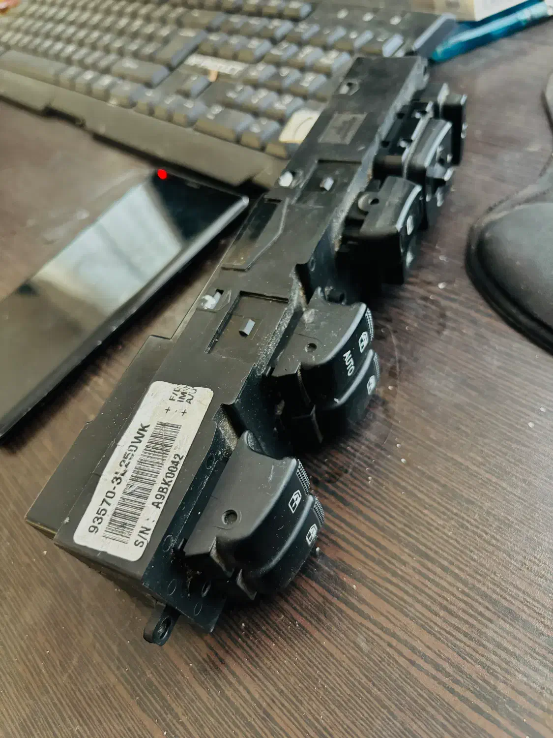 کلید بالابر ازرا|قطعات یدکی و لوازم جانبی|همدان, |دیوار