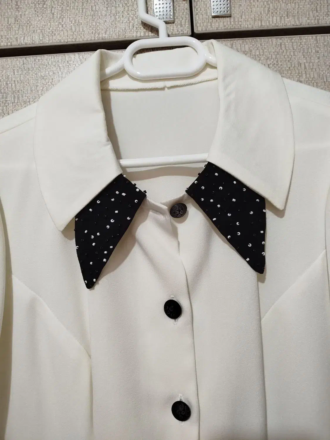 کت و دامن|لباس|رشت, شهرک قدس|دیوار