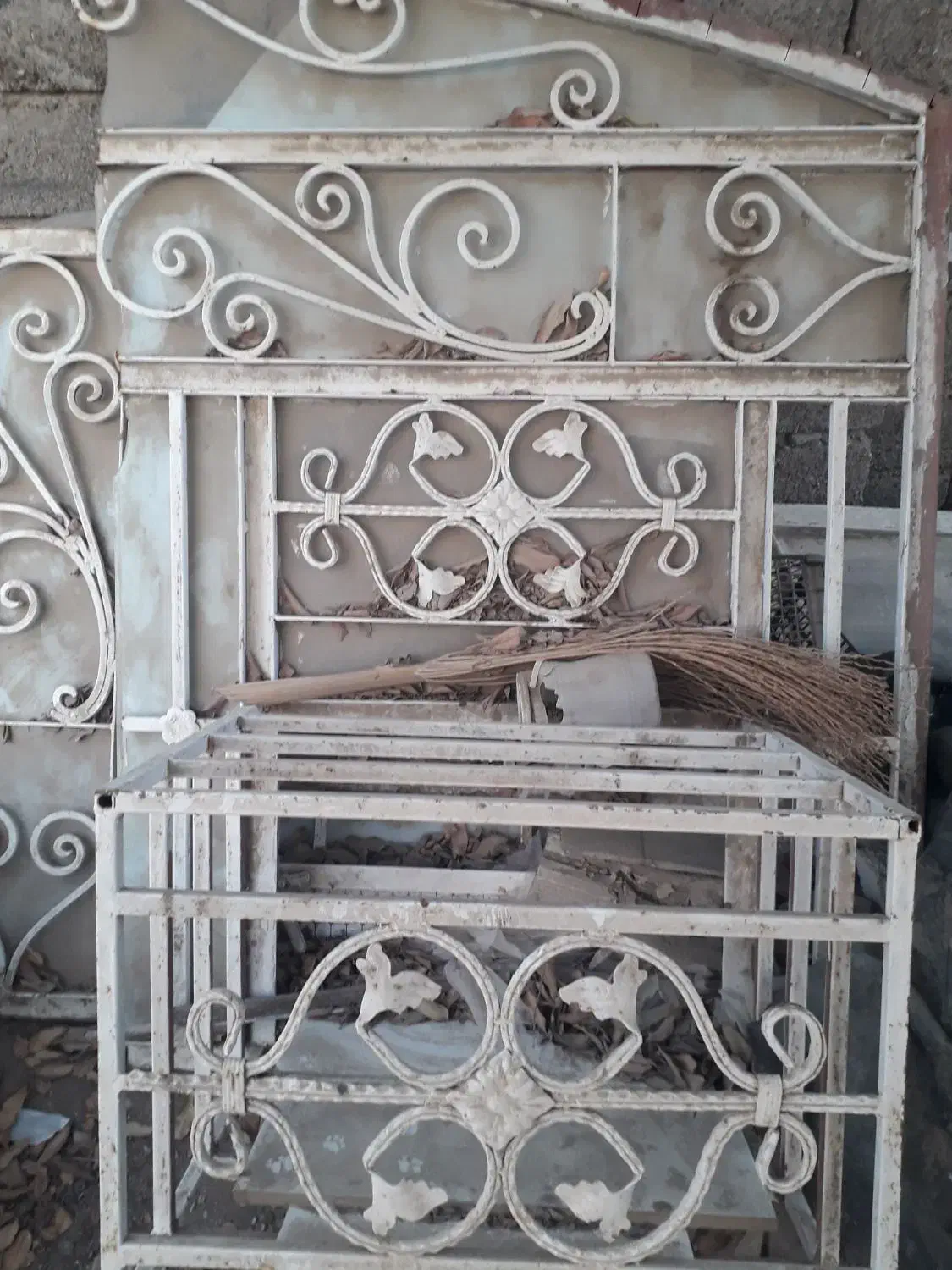 درب آهنی سالن با جا کولری و پنجره|مصالح و تجهیزات ساختمان|میناب, |دیوار