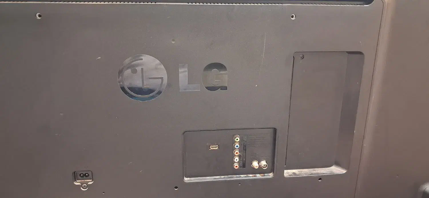 تلوزیون ال جی ۵۵ اینچ|تلویزیون و پروژکتور|شیراز, شهرک مفتح|دیوار