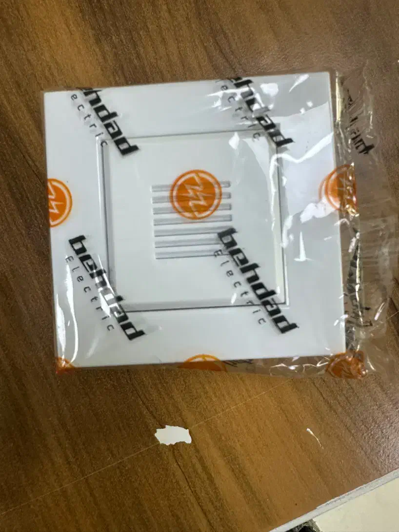 کلید پریز ساختمانی  قیمت عمده|مصالح و تجهیزات ساختمان|کرج, کوی امامیه|دیوار