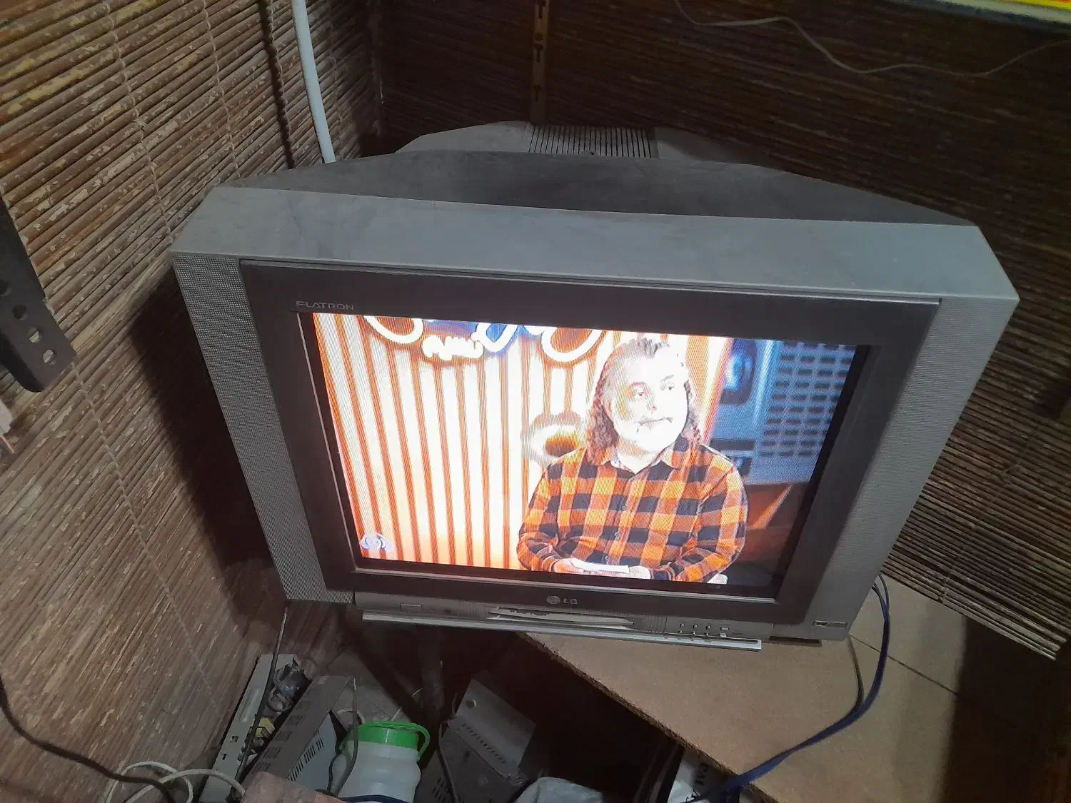 تلویزیون ال‌جی تمیز سالم باکنترل|تلویزیون و پروژکتور|قائن, |دیوار