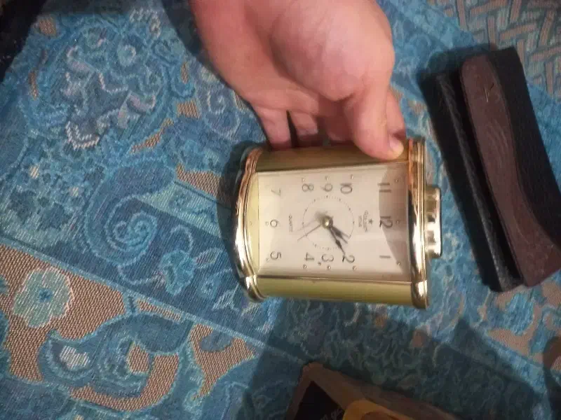 ساعت ایستاده|ساعت دیواری و تزئینی|قدس, شهر‌قدس|دیوار