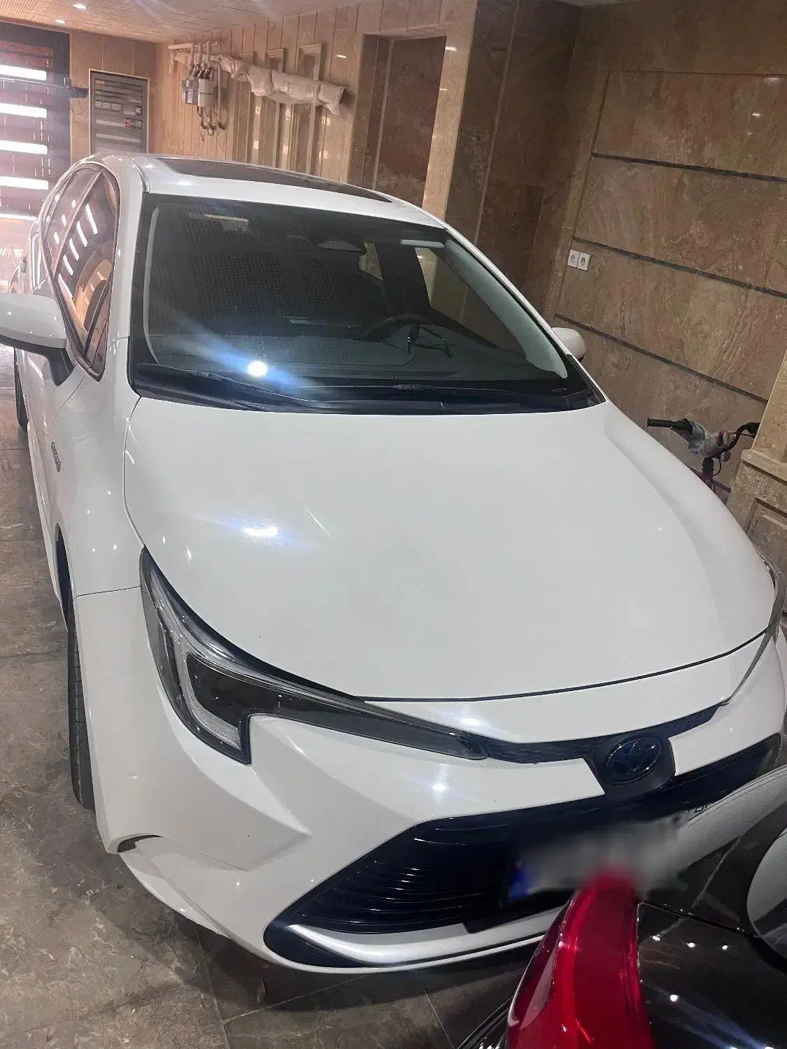 تویوتا لوین هیبرید ۱۸۰۰|خودرو سواری و وانت|بوشهر, |دیوار