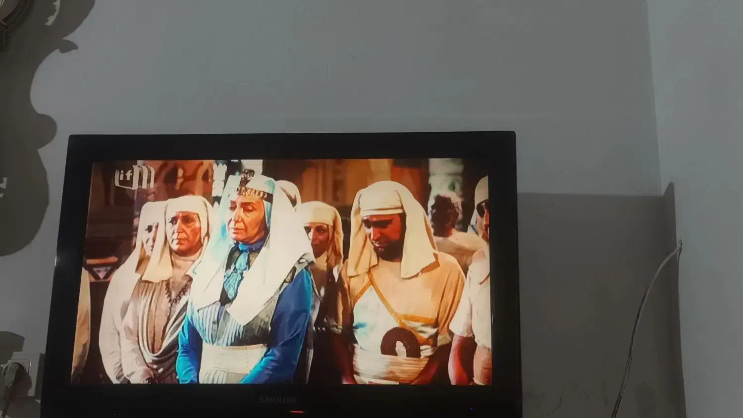 تلویزیون اسنوا  ۳۲|تلویزیون و پروژکتور|گرگان, |دیوار