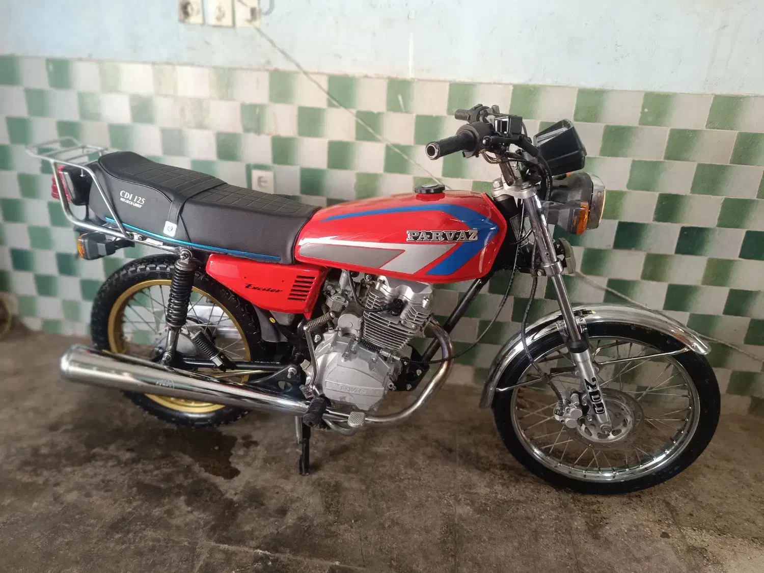 پرواز 200|موتورسیکلت|انبارآلوم, |دیوار