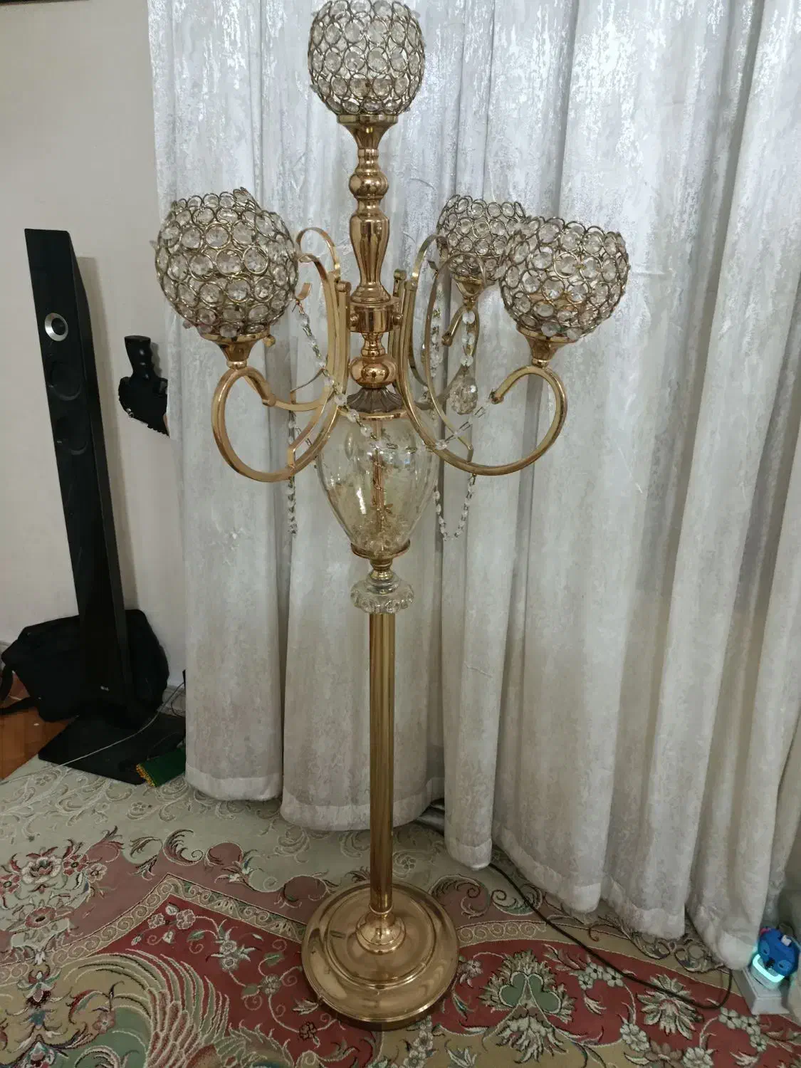 کنار سالنی|لوستر و چراغ آویز|ری, شهادت|دیوار