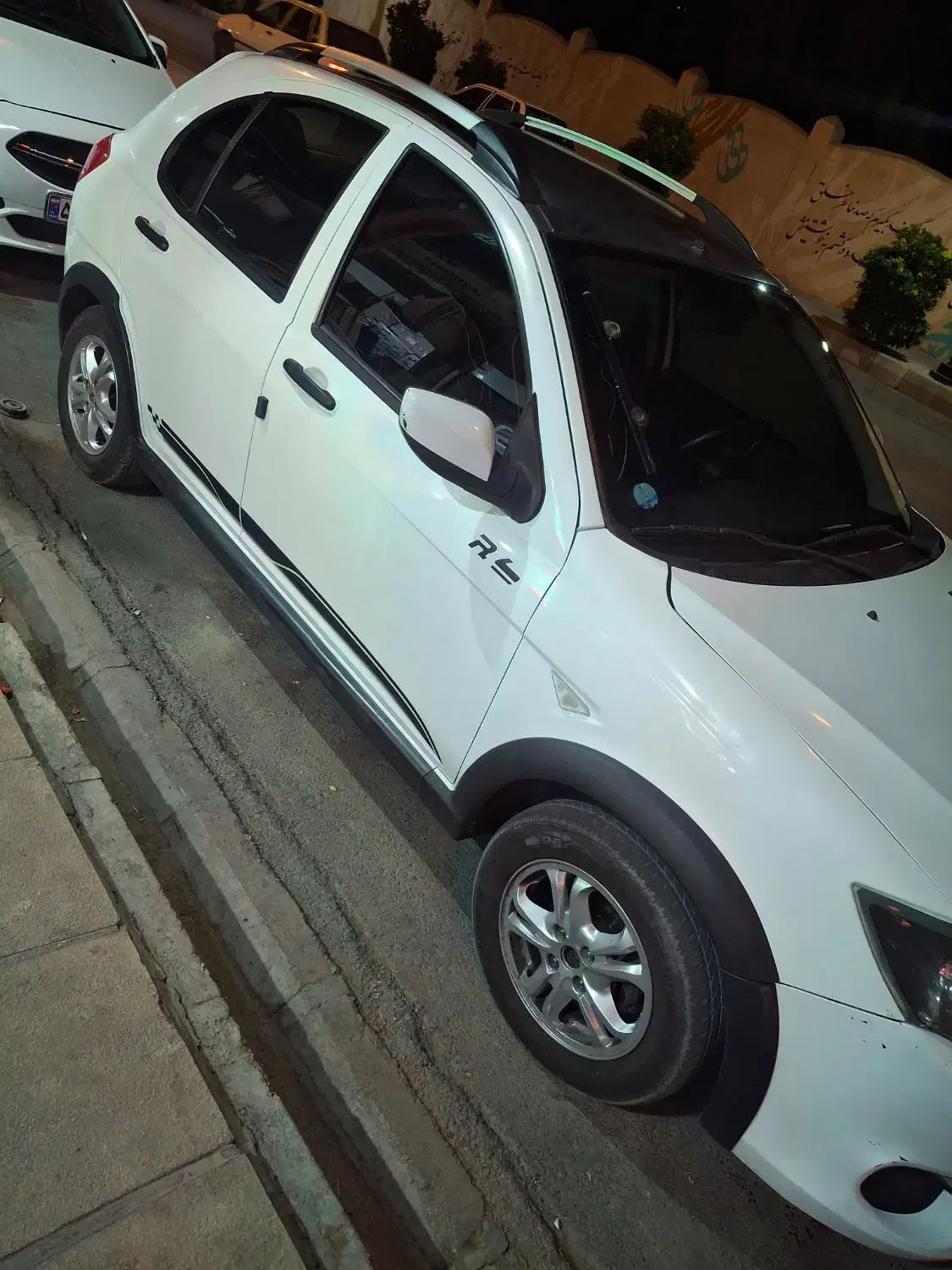 کوئیک r|خودرو سواری و وانت|شیراز, پودنک|دیوار