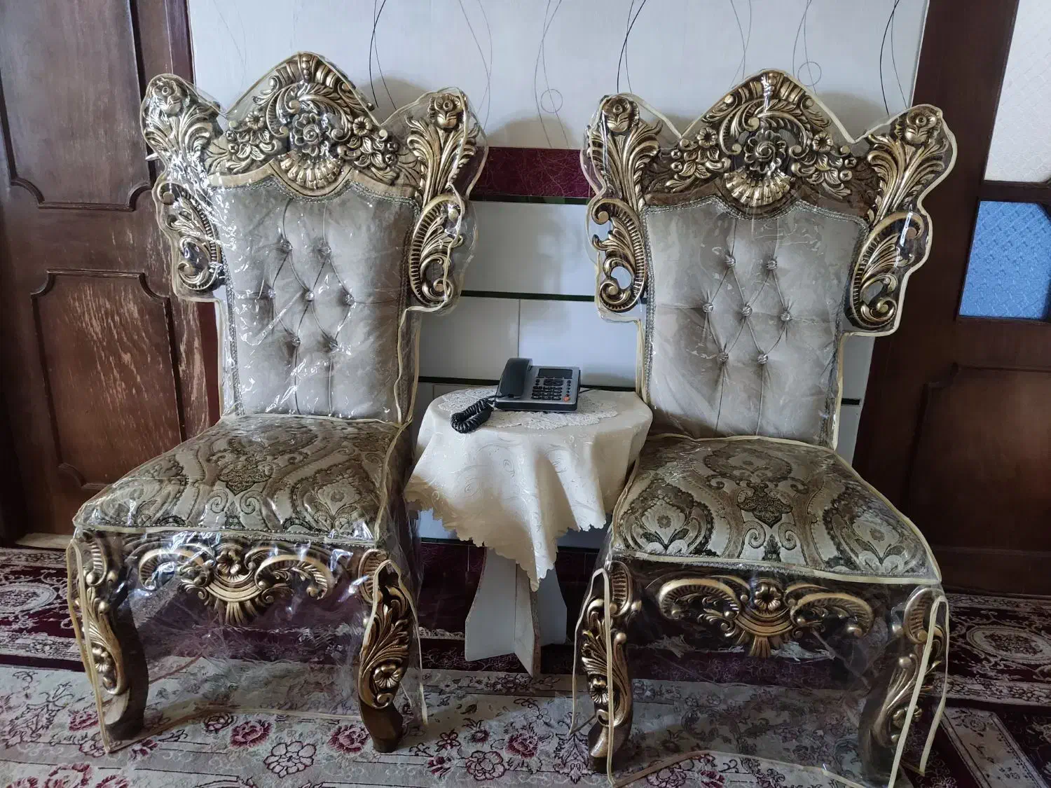 مبل ۹نفره و شزلون|مبلمان خانگی و میز عسلی|تویسرکان, |دیوار