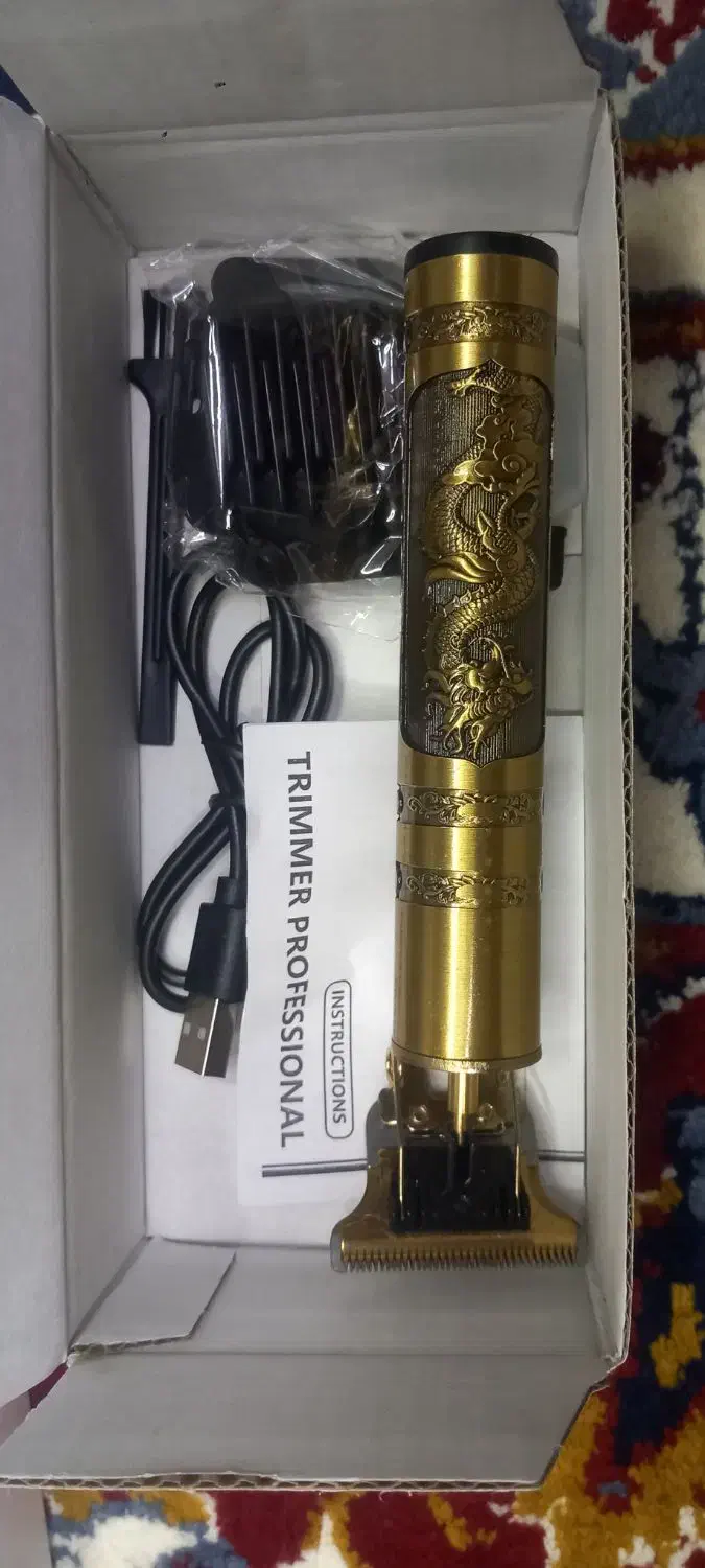 خط زن|آرایشگاه و سالن‌های زیبایی|خمینی‌شهر, |دیوار