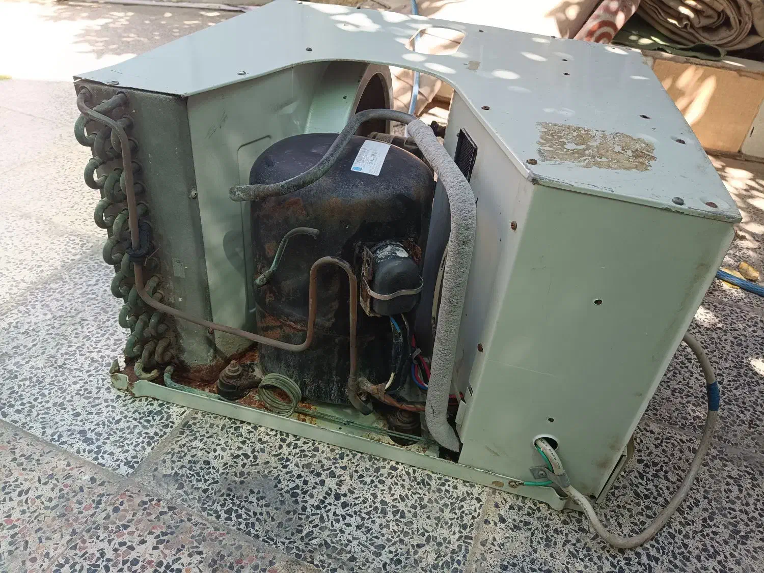 کولر پنجره ای|کولر گازی و فن‌کوئل|بندر گناوه, |دیوار