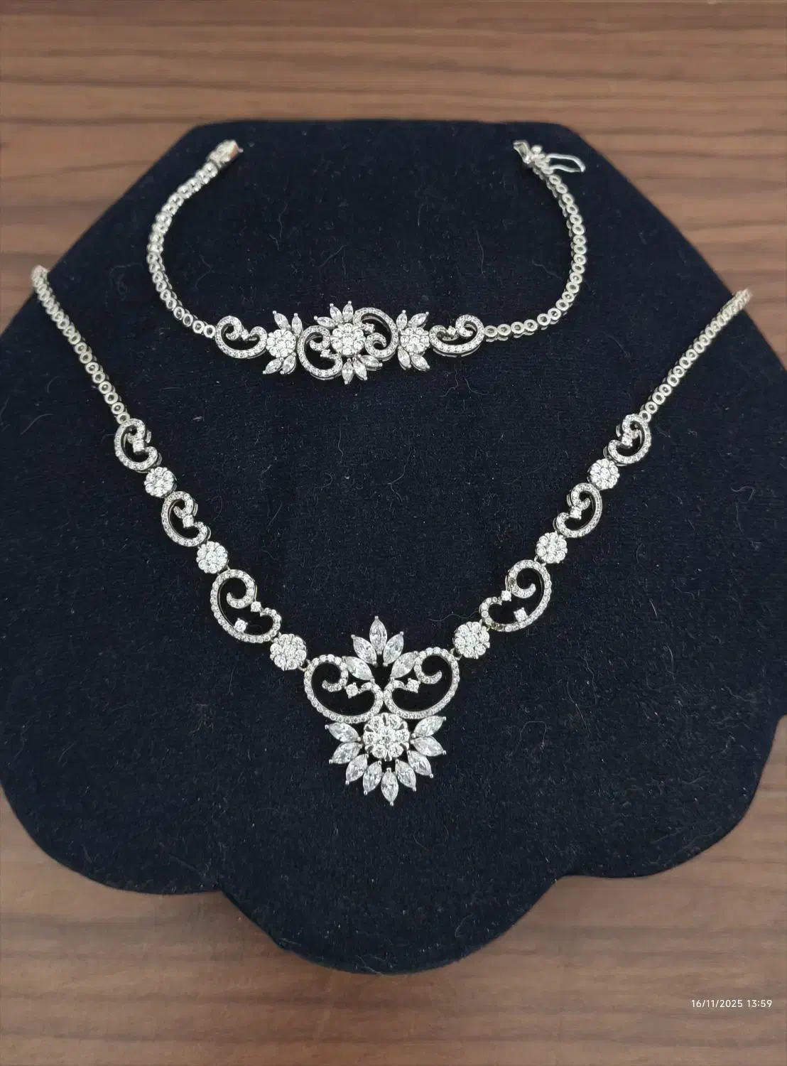 ست گردنبند و دستبند نقره نو|جواهرات|پردیس, فاز ۲|دیوار