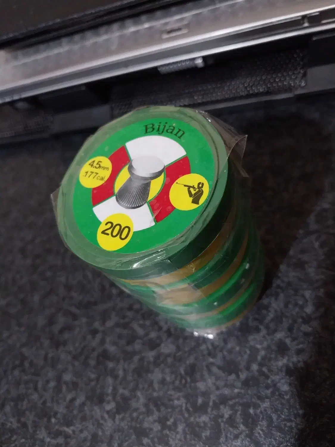 3 تیکه وسیله ورزشی (تیراندازی، تکواندو)|تجهیزات ورزشی|بروجن, |دیوار