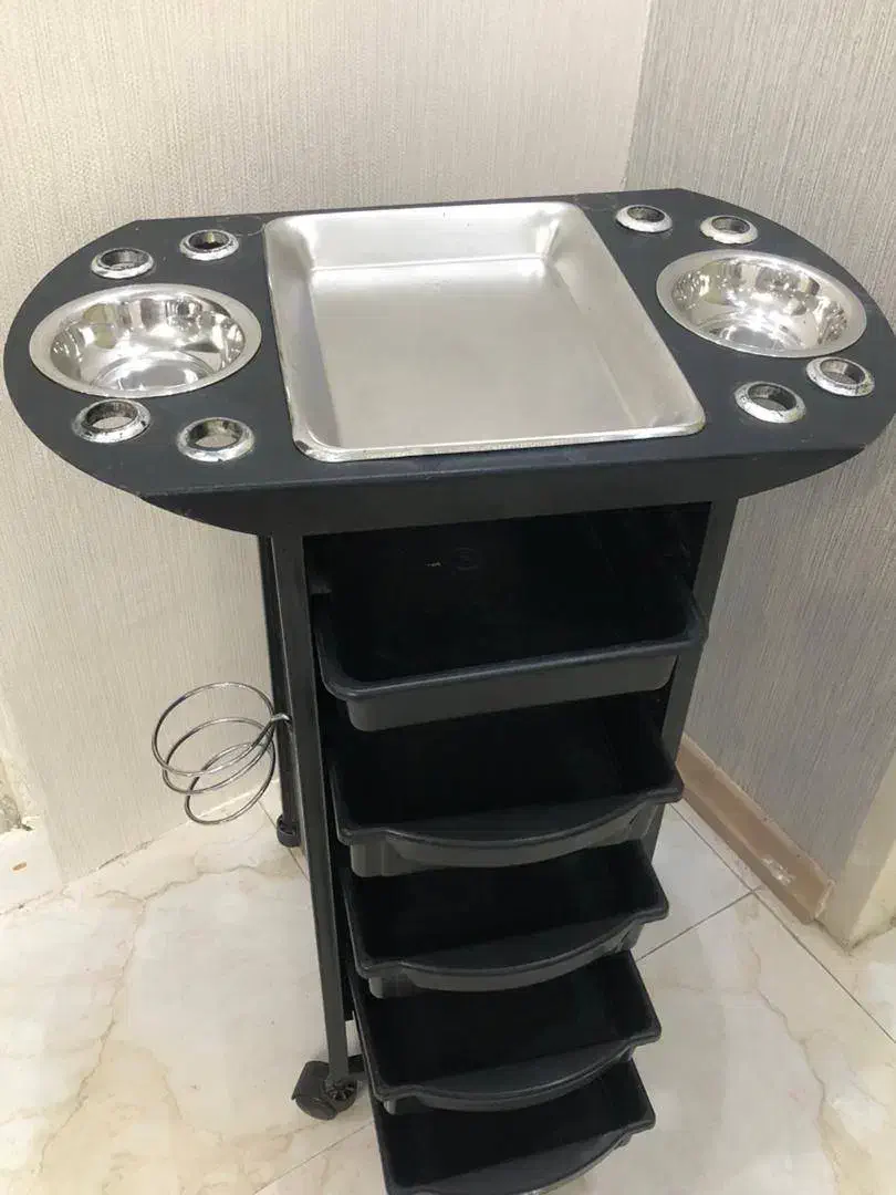 ترولی آرایشگاه|آرایشگاه و سالن‌های زیبایی|تهران, شهرک پرواز|دیوار