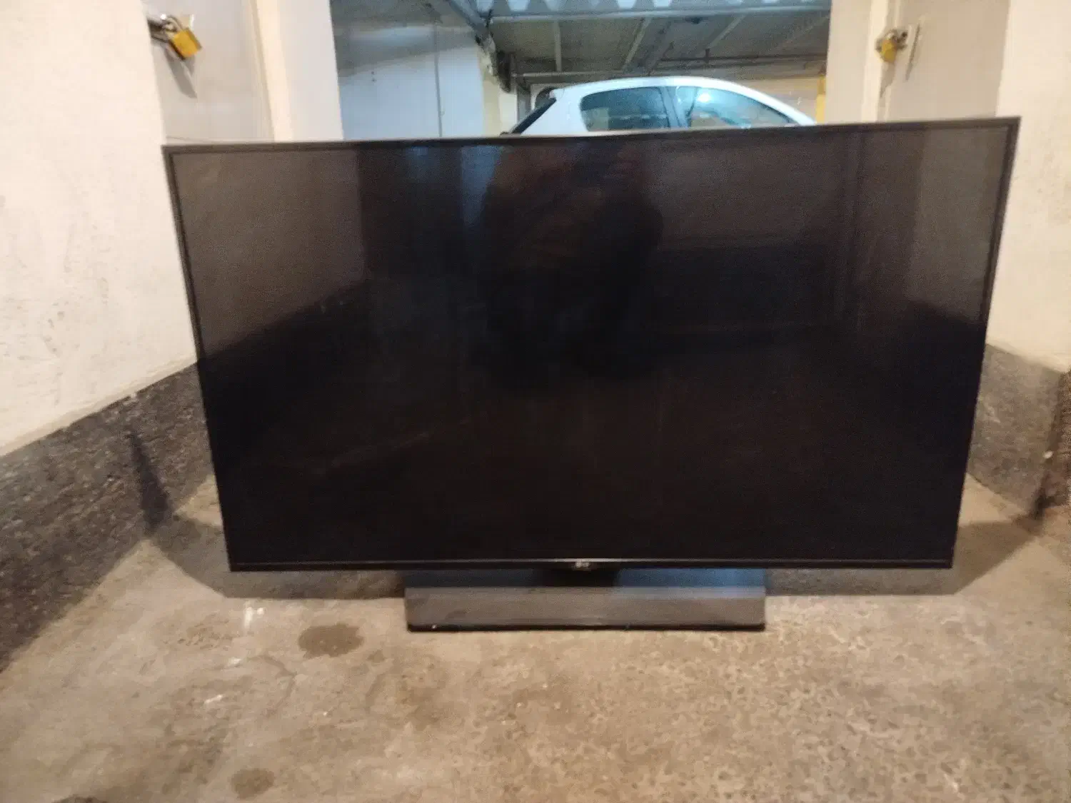 تلویزیون ۵۵ اینچ ال جی پنل شکسته|تلویزیون و پروژکتور|تهران, سعادت‌آباد|دیوار