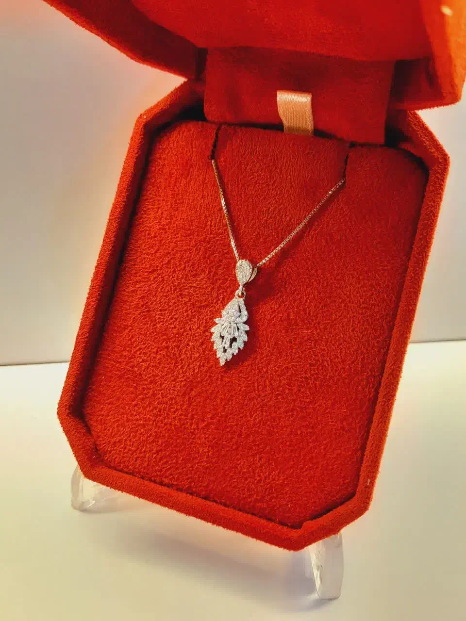 تعدادی گردنبند نقره ایتالیایی|جواهرات|مشکیندشت, |دیوار