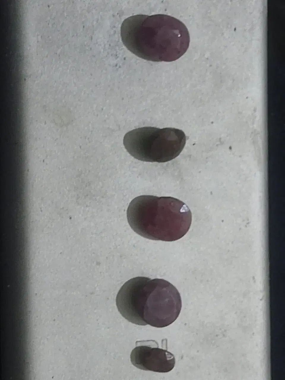 تعدادی یاقوت بسیارزیباونجرال|جواهرات|صباشهر, |دیوار