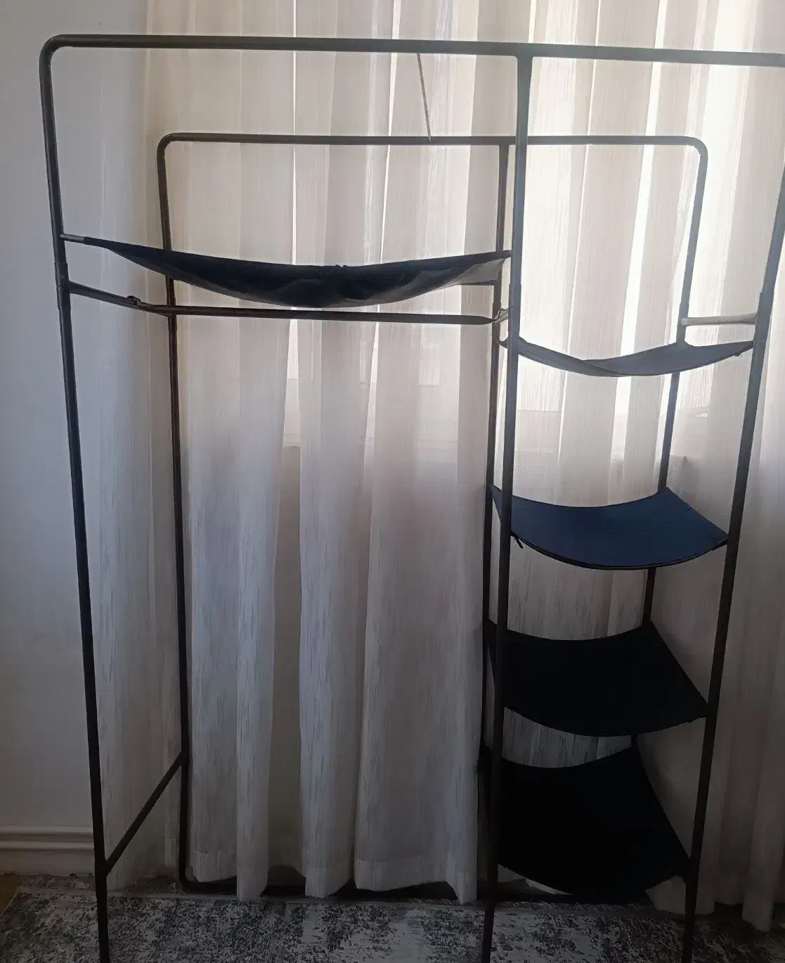 رگال لباس|بندرخت و رخت‌آویز|رباط‌کریم, رباط‌کریم|دیوار