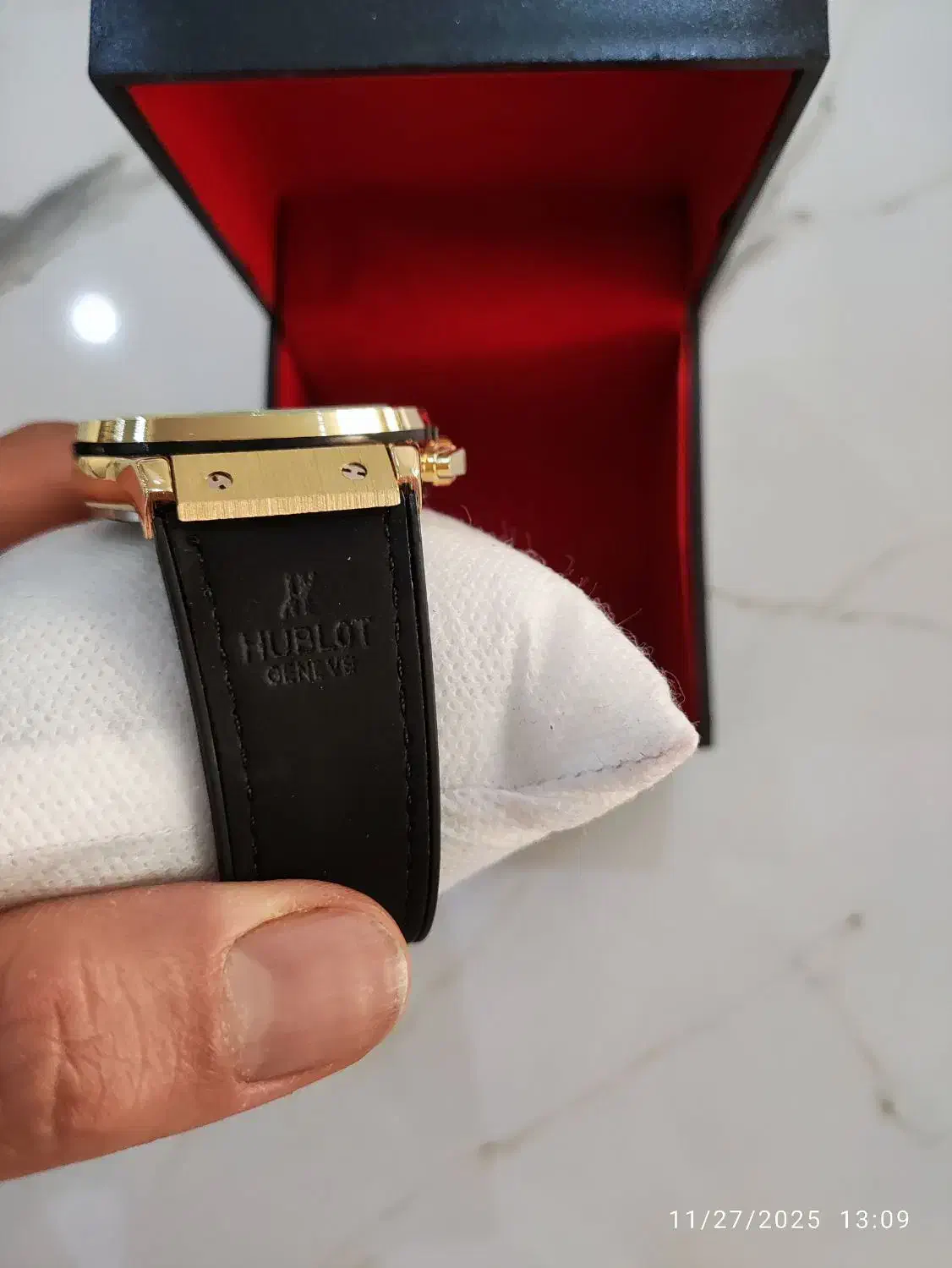 هابلوت کاملا نو،موتور ژاپن،۳ موتوره|ساعت|تهران, درختی|دیوار