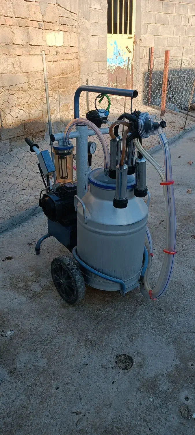 دستگاه شیردوش|ماشینآلات صنعتی|صحنه, |دیوار